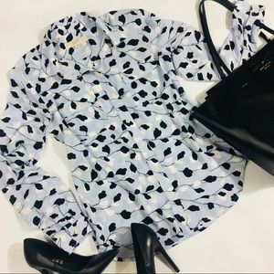 Ann Taylor LOFT Light Blue Floral Button Up - Sm